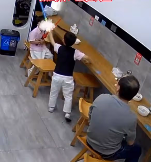 男子毆打男童後續:警方通報,賠償一萬三和解,餐館被迫暫停營業