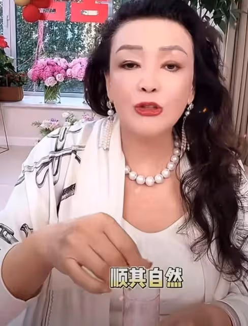汪小菲帶老婆上香，馬筱梅被疑已懷孕，大S曾讓汪小菲做結紮手術