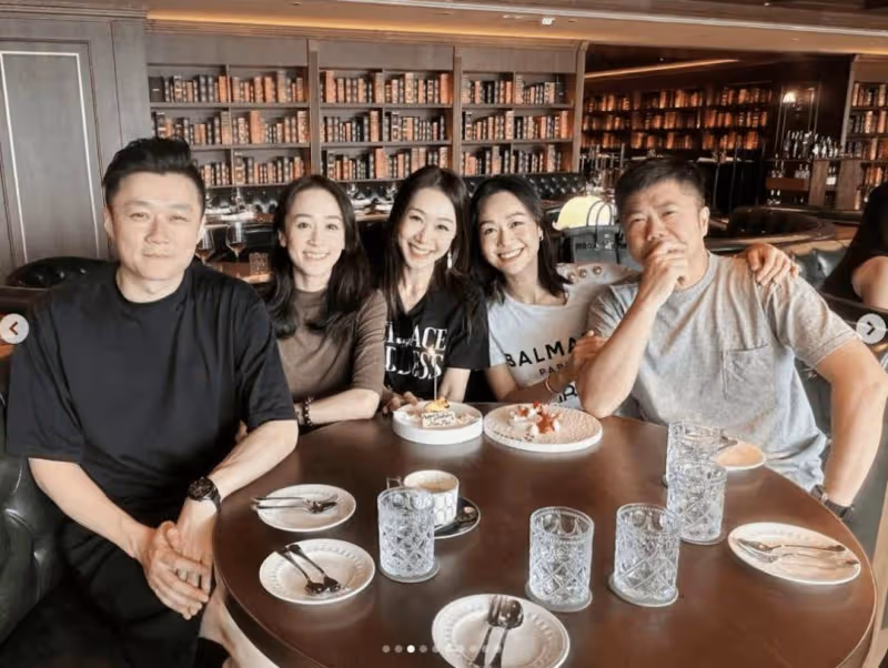 黃心穎婚後近照曝光!容光煥發搭老公肩!稱準備好做媽媽