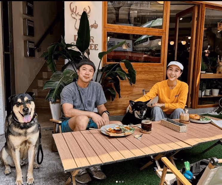 黃心穎婚後近照曝光!容光煥發搭老公肩!稱準備好做媽媽