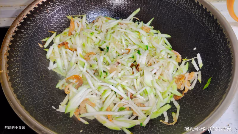 夏天少吃西瓜多吃它,2塊一斤的極品小眾菜!和雞蛋燜,有湯有菜滿口鮮嫩