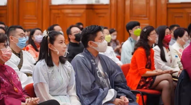 郭晶晶驚艷到國際會場!穿漢服端莊優雅似畫中人,讓世界見證東方之美
