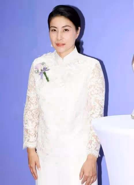 郭晶晶驚艷到國際會場!穿漢服端莊優雅似畫中人,讓世界見證東方之美