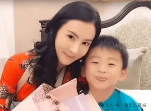 張柏芝欲給孩子改姓,謝賢6字回應引爆網友熱議,謝霆鋒尷尬了!