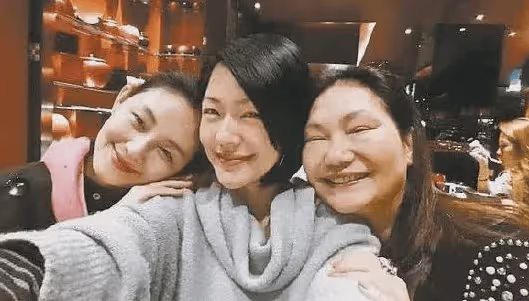 黃春梅回應汪小菲再婚,論智商論手段,大S小S遠不及母親