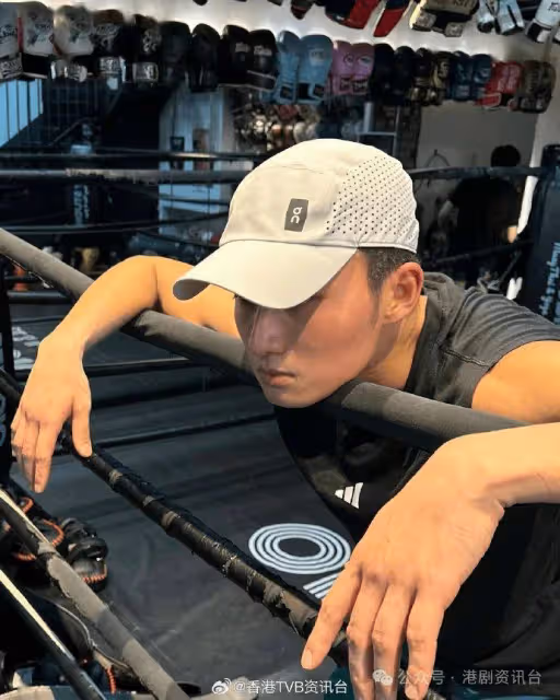 TVB瘦底小生增肌麒麟臂大過頭!佘詩曼49歲生日為媽咪集氣