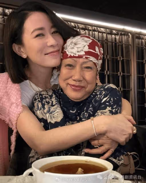 TVB瘦底小生增肌麒麟臂大過頭!佘詩曼49歲生日為媽咪集氣