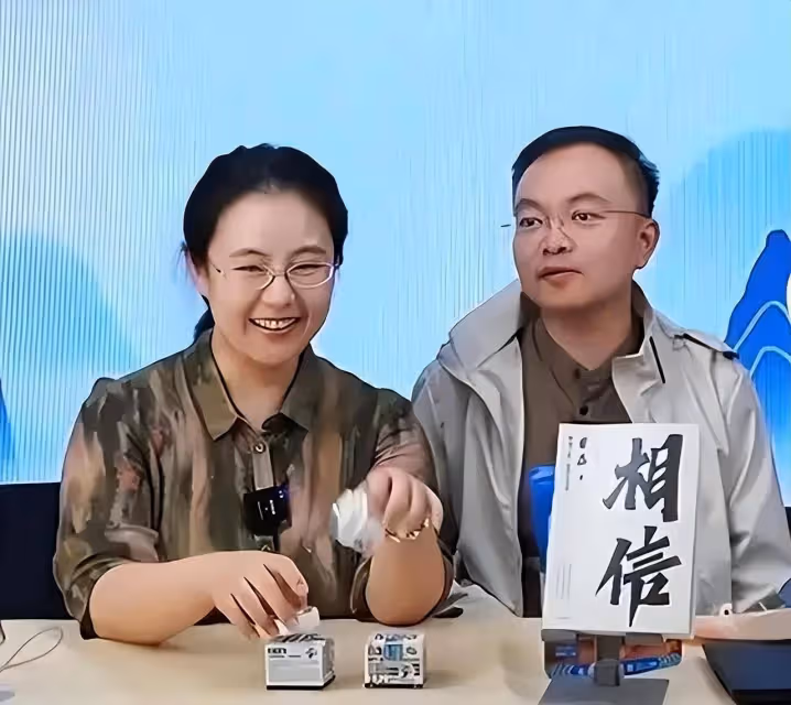 這一次,蔡磊妻子段睿罕見哽咽發聲,打臉了多少人?