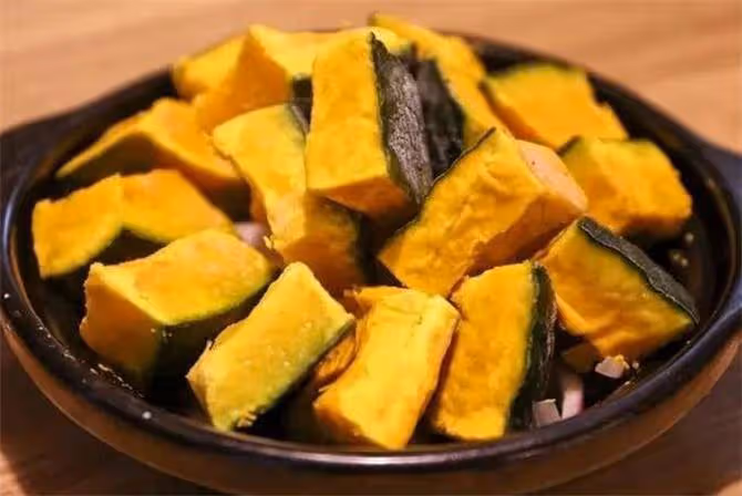 板栗南瓜怎樣做好吃?大廚教你飯店不外傳的做法,軟糯香甜超好吃