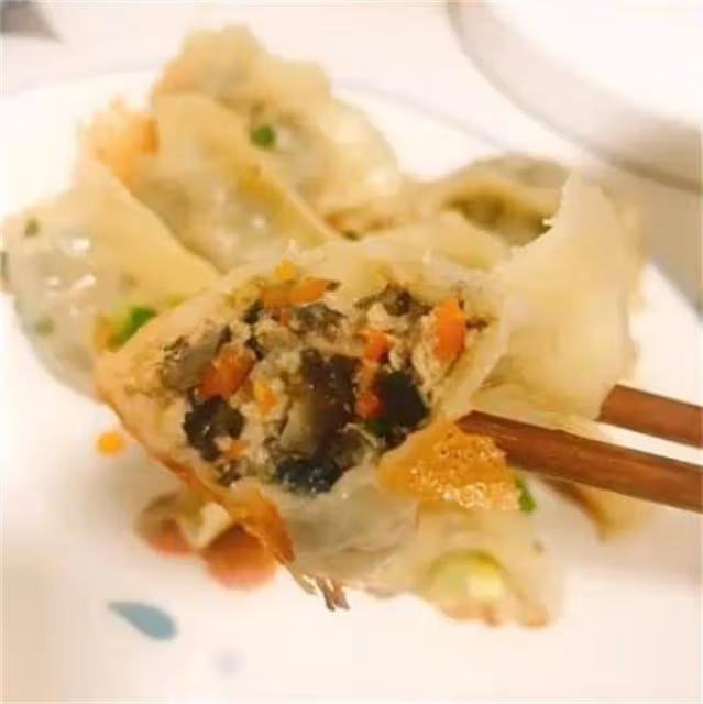 白菜香菇素餃子這樣調餡才好吃,鮮香味美,比肉餡的還香