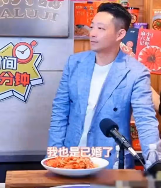 43歲汪小菲與28歲嫩妻再婚,1個整容違和,1個帥氣多金!