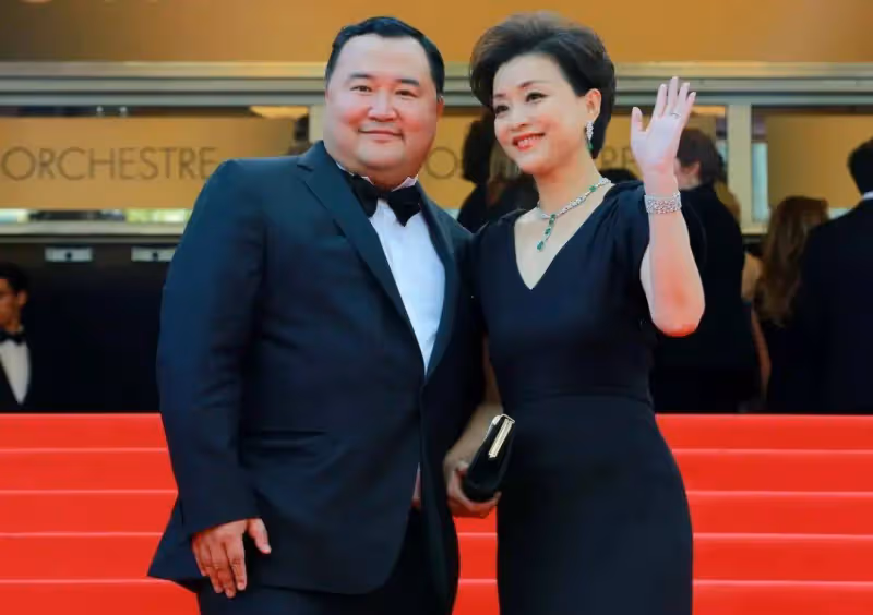 他是楊瀾的兒子,長相像「複製粘貼」楊瀾,身高1米85高大帥氣