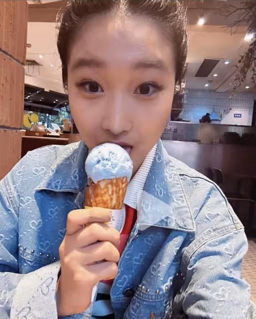 文章倆女兒近照曝光，愛馬和妹妹都是瘦高美少女，同款小長腿搶鏡