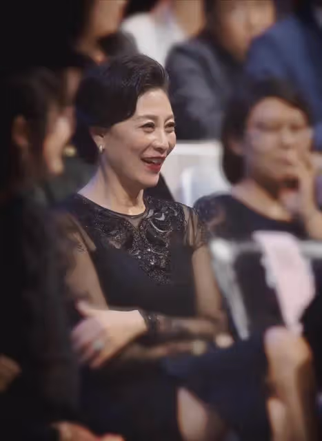 她是最慘的影后,哺乳期被丈夫拋棄,40歲為抗癌切胃,如今怎樣了