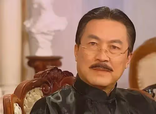 原來他早已離世!照顧患癌妻子43年,自己卻不幸猝死片場