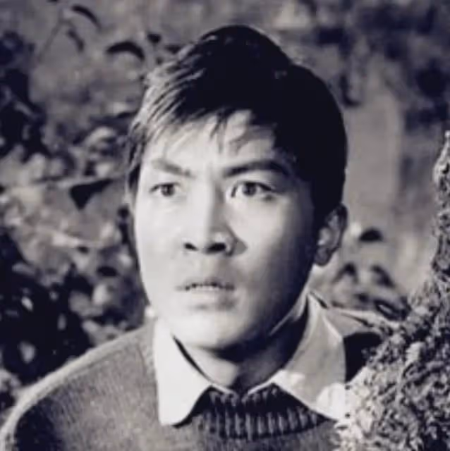原來他早已離世!照顧患癌妻子43年,自己卻不幸猝死片場