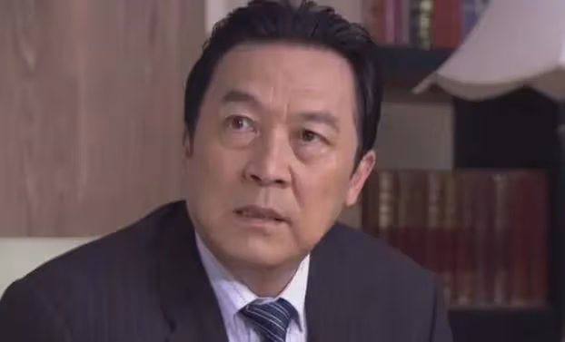 原來他早已離世!照顧患癌妻子43年,自己卻不幸猝死片場