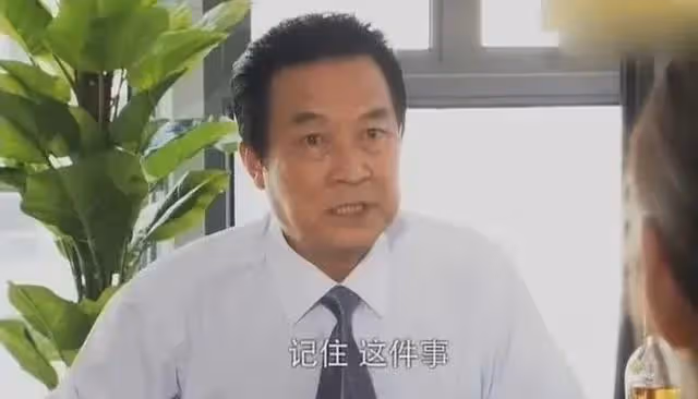 原來他早已離世！照顧患癌妻子43年，自己卻不幸猝死片場