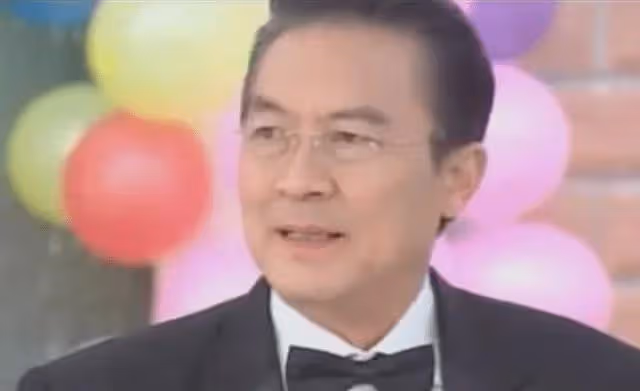 原來他早已離世!照顧患癌妻子43年,自己卻不幸猝死片場