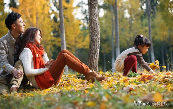 結婚當日婆婆逼我當眾下跪，丈夫硬氣怒懟母親