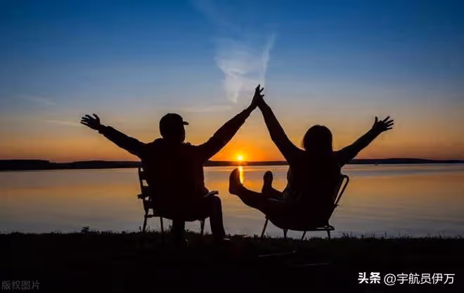 結婚當日婆婆逼我當眾下跪，丈夫硬氣怒懟母親