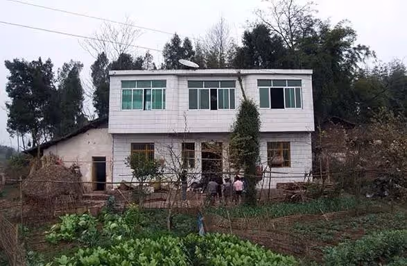1996年安徽女子不甘寂寞,與17歲情人勾搭成奸,害死情人潛逃16年