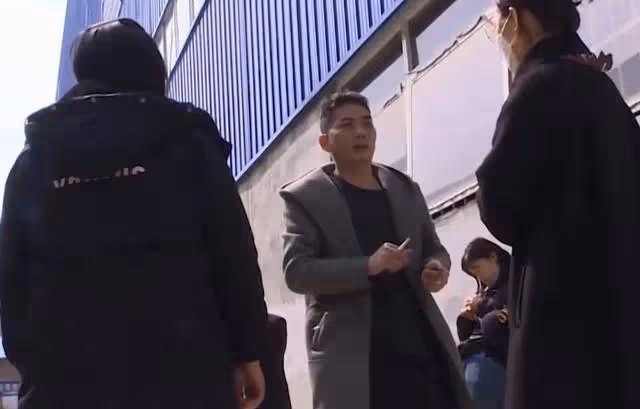 回顧丈夫頻繁出軌前妻,現任妻子惱羞成怒,丈夫:懷念過去的日子