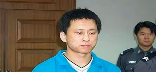 回顧13歲被路人侵犯,大學被同性包養,庭審現場:都是父母毀了我