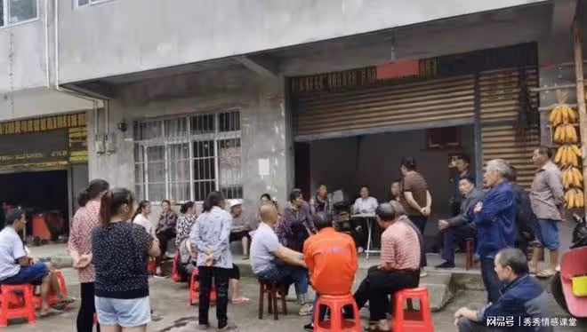 因兒子在工地幹活,我回老家吃酒席被冷落,酒席結束後他們傻眼了