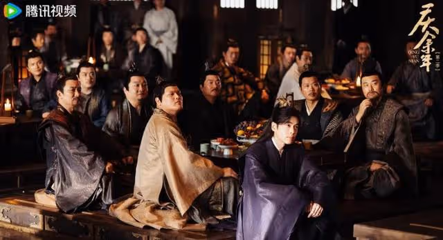 搭檔都是當紅男星的台偶劇「女王」,新劇竟然演楊超越吳謹言母親