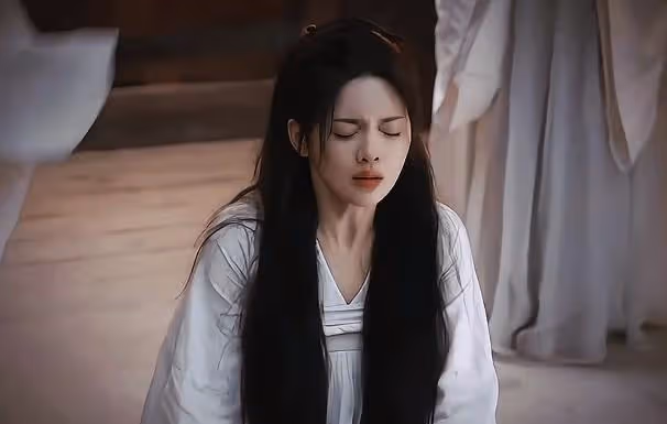 搭檔都是當紅男星的台偶劇「女王」,新劇竟然演楊超越吳謹言母親