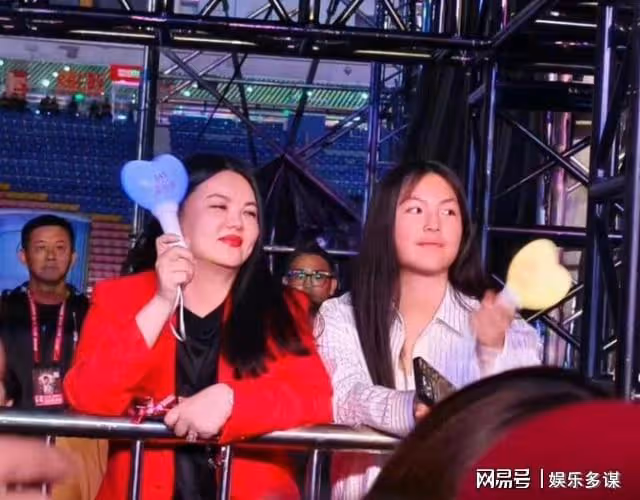 李湘王岳倫合體帶王詩齡看周杰倫演唱會!座位曝光:人脈真不一樣