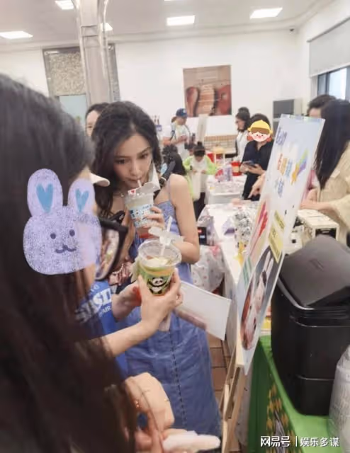 又被偶遇！baby現身兒子學校當義工！現場看楊穎賣這個好神奇