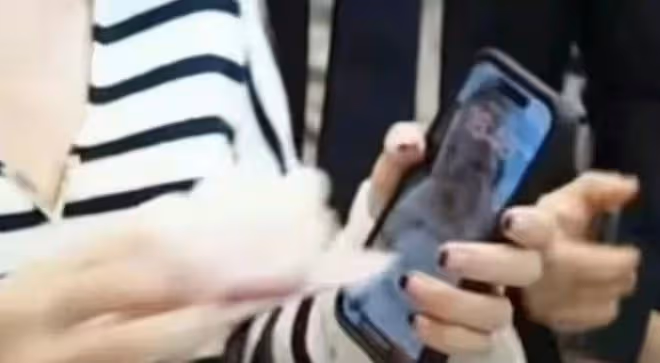孫藝珍回國受追捧,穿短褲胖好多太有女人味,兒子首次曝光太好看