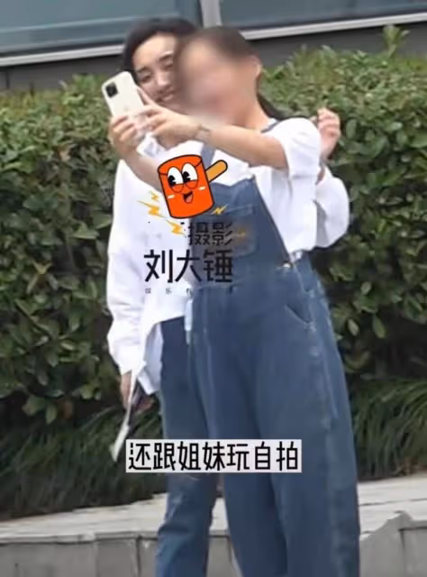 原來這是胡歌的菜，90後老婆身材五五分，剪短髮像男人模樣太普通