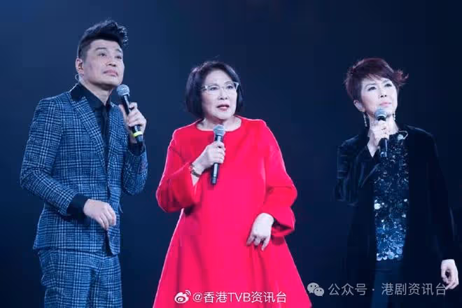 66歲關菊英曾傳病重多次出入醫院!罕現身《溏心風暴》團隊聚會