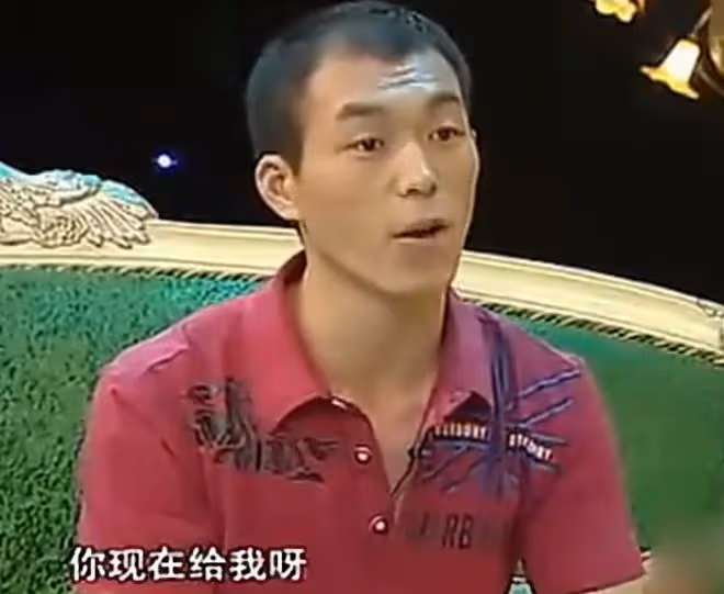 2011年,孝順兒子變啃老族,被人追打,父親不讓進家:爸,我冤枉