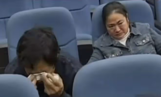 回顧年輕父親把剛出生15天的女兒扔到河裡溺亡,理由是我太愛她了