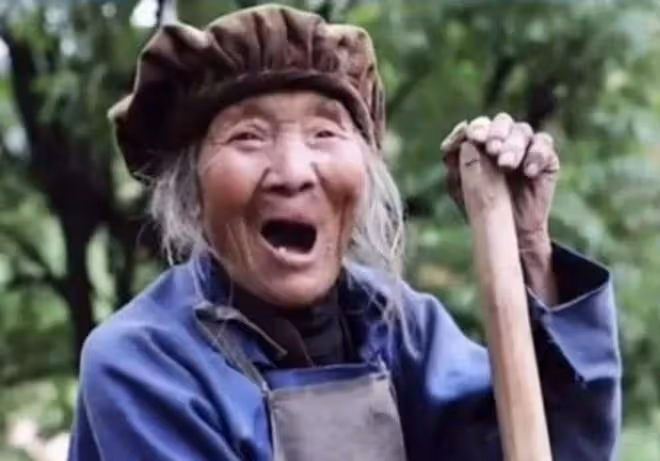 回顧92歲母親去世,給3個智殘兒子囤千斤糧食,擔心死後兒子挨餓