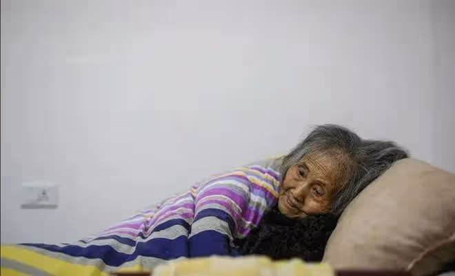回顧92歲母親去世，給3個智殘兒子囤千斤糧食，擔心死後兒子挨餓