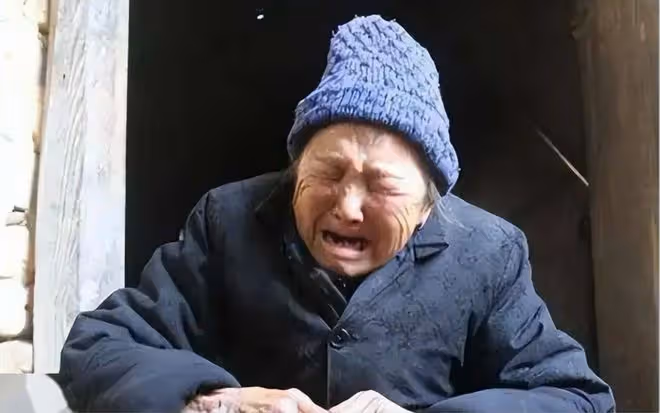 回顧92歲母親去世，給3個智殘兒子囤千斤糧食，擔心死後兒子挨餓