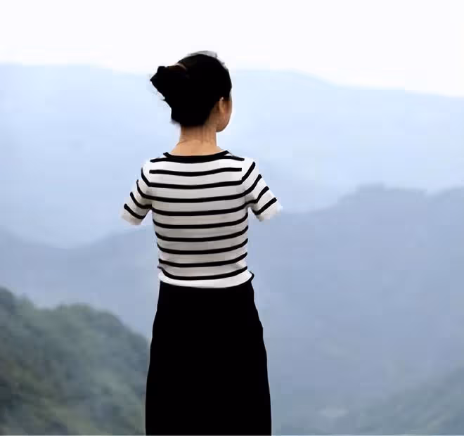 折翼天使楊佩:9歲失去雙臂,24歲創業當老闆,雙腳活出精彩人生