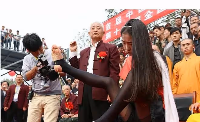 折翼天使楊佩:9歲失去雙臂,24歲創業當老闆,雙腳活出精彩人生