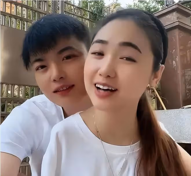 折翼天使楊佩:9歲失去雙臂,24歲創業當老闆,雙腳活出精彩人生