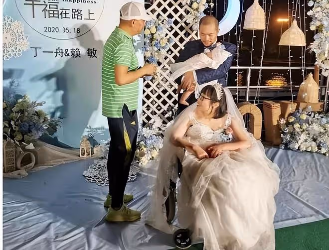 回顧:廣西小伙帶200元,帶絕症女友窮游中國,現在二人怎麼樣了