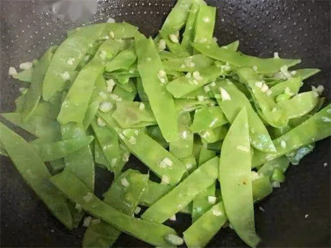 扁豆需要焯水後再炒嗎?教你一招,脆嫩入味,營養不流失