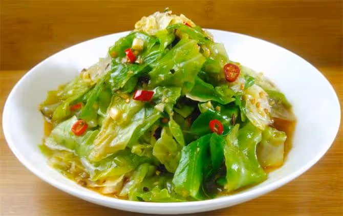 包菜怎麼涼拌才好吃?老廚師拿手涼拌包菜,每桌必點,湯汁都不剩