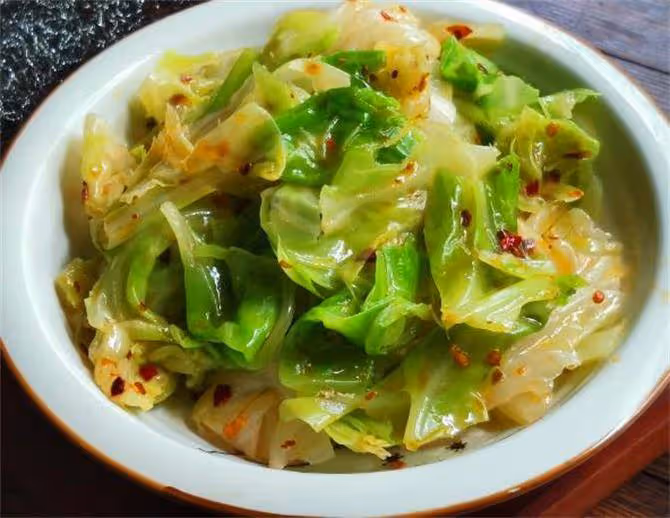 包菜怎麼涼拌才好吃?老廚師拿手涼拌包菜,每桌必點,湯汁都不剩