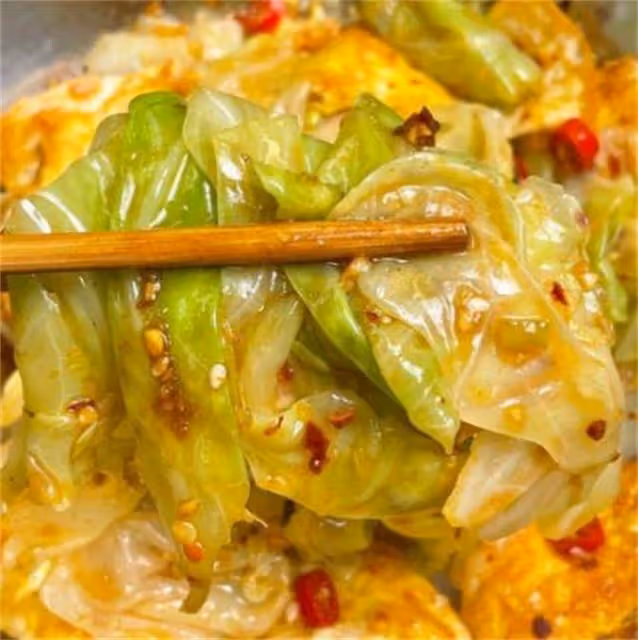 包菜怎麼涼拌才好吃?老廚師拿手涼拌包菜,每桌必點,湯汁都不剩