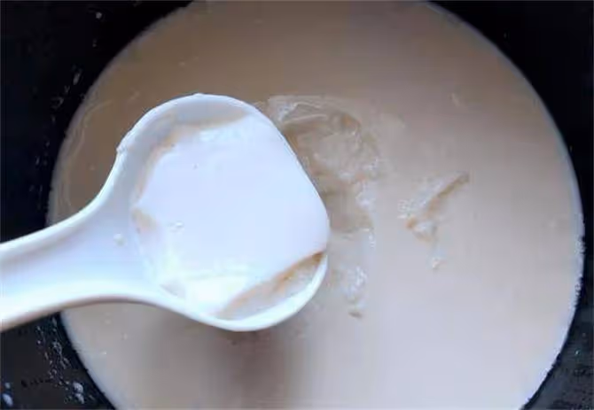 在家做豆腐，不用化學添加劑，用點白醋就做好，白醋點豆腐的做法